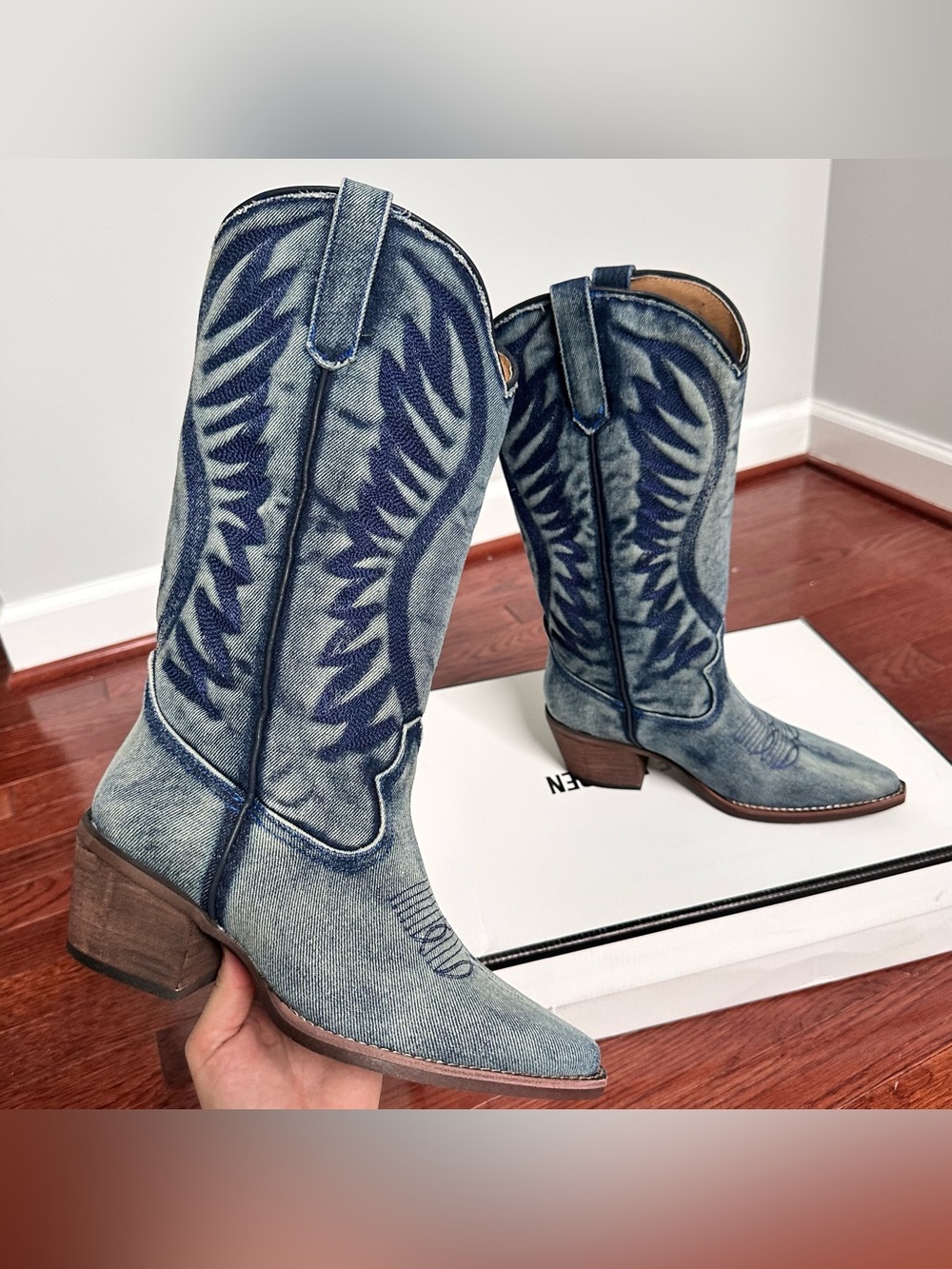 NEW Steve Madden Albany Denim Fab Embroidered Western Cowboy Boots Acid Wash - Picture 8 of 12